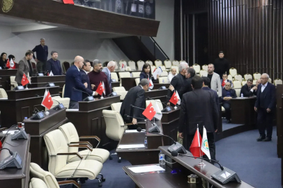 İhracı İstenen Yazıhan Belediye Başkanı Göçer Şova başladı