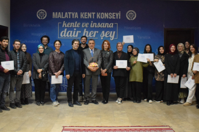 'Foto Kültür' Kursu Mezunlarını Verdi