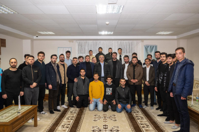 Başkan Er, Sahurda Üniversite Öğrencileriyle Bir Araya Geldi