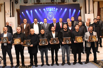 Malatya'da En Çok Kayısı İhraç Eden Firmalara Plaket Verildi