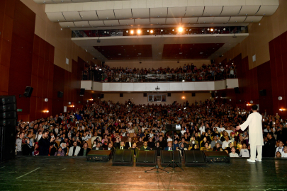 İlahi ve Ses Sanatçısı Fadıl Aydın Konser Verdi