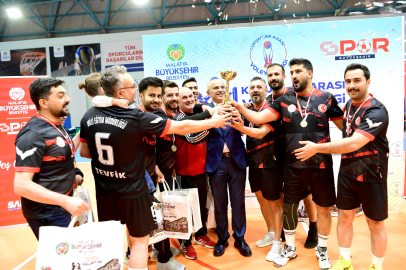 Kurumlar Arası Voleybol Ligi şampiyonu Millî Eğitim Oldu