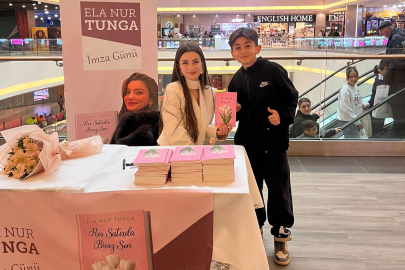 Yazar Ela Nur Tunga Kitaplarını İmzaladı