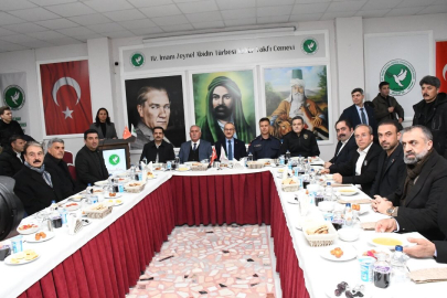 Zeynel Abidin Vakfı İftar Yemeği Verdi