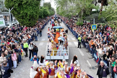 Adana'da 2 Milyon Kişi Karnaval da buluştu