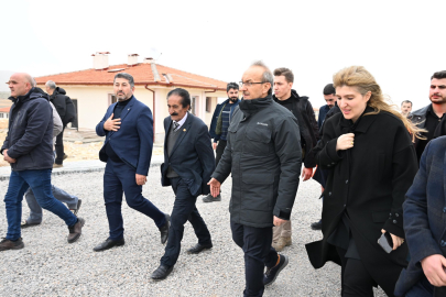 Vali  Yavuz, Akçadağ da incelemelerde bulundu