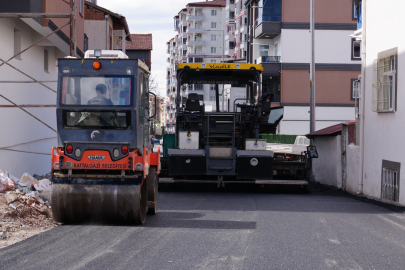 BATTALGAZİ’DE ASFALT ÇALIŞMALARI SÜRÜYOR