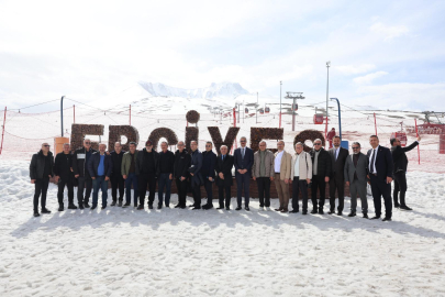 Kayseri Erciyes Dağını bir yılda 3,3 milyon kişi ziyaret etti