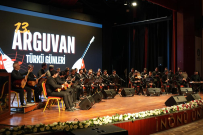 13. Arguvan Türkü günleri konseri büyük ilgi gördü