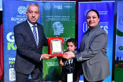 Teknoloji tutkunları Yeşilyurt'ta bir araya geldi