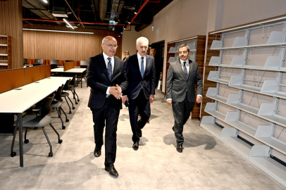 İşadamı Aydınlar Büyükşehir Kütüphanesini ziyaret etti