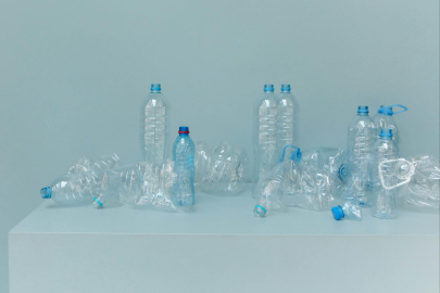 Su zannediyoruz, plastik içiyoruz