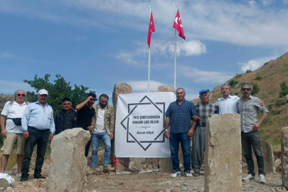 Basak Köyü 1915 Şehitleri için Anıt yaptı