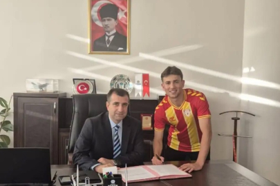Yeşilyurt Spor genç yıldızı renklerine bağladı