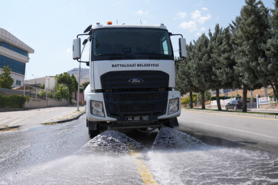 BATTALGAZİ’DE TEMİZLİK ÇALIŞMALARI SÜRÜYOR