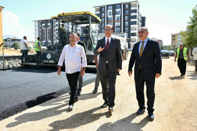 ÖZALPER MAHALLESİ’NDE YOLLAR YENİLENİYOR