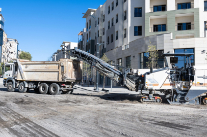 Kışla caddesinde yol düzenlemesi yapılıyor