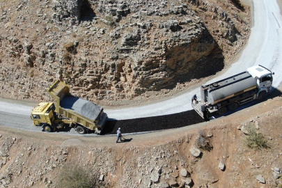Büyükşehir 860 km. asfalt serimi yaptı