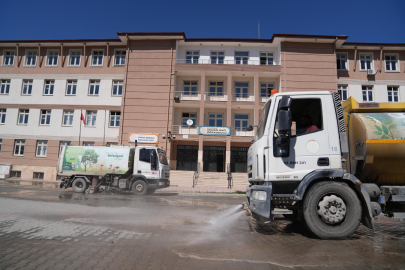 Battalgazi Belediyesi Okulları temizledi