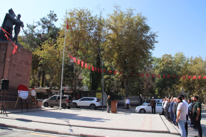 Ahilik Haftası için Atatürk Anıtı’na çelenk sunuldu