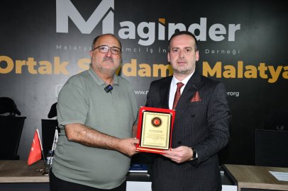 Muhtarlardan Salih Karademir'e onur ödülü