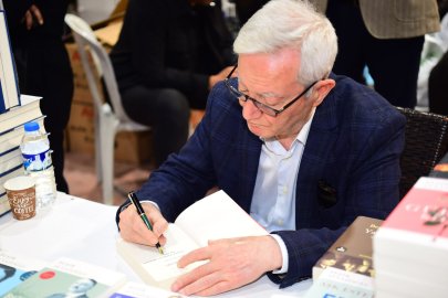 Kitap Fuarında Yazarlar okurlarıyla buluşuyor